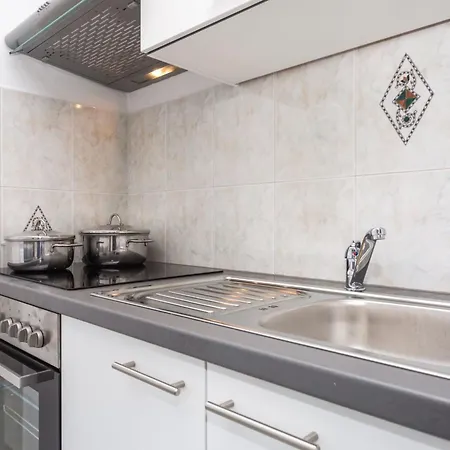 Apartment In Mit Eigenem Balkon By Interhome