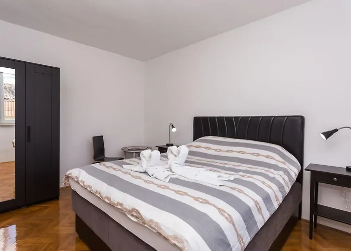 In Mit Eigenem Balkon By Interhome דירה *