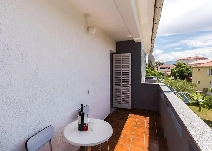 In Mit Eigenem Balkon By Interhome דירה *