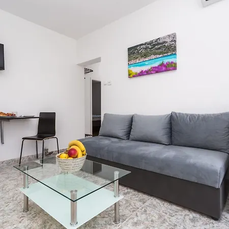 In Mit Eigenem Balkon By Interhome