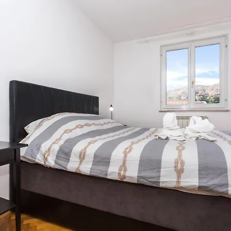 Apartament In Mit Eigenem Balkon By Interhome