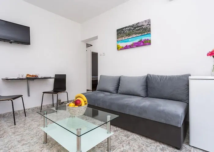 In Mit Eigenem Balkon By Interhome