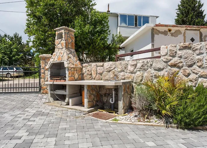 In Mit Eigenem Balkon By Interhome Daire Baška